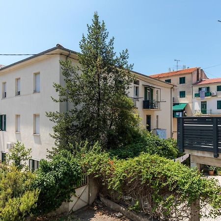 Studio Apartment Home Split Bagian luar foto