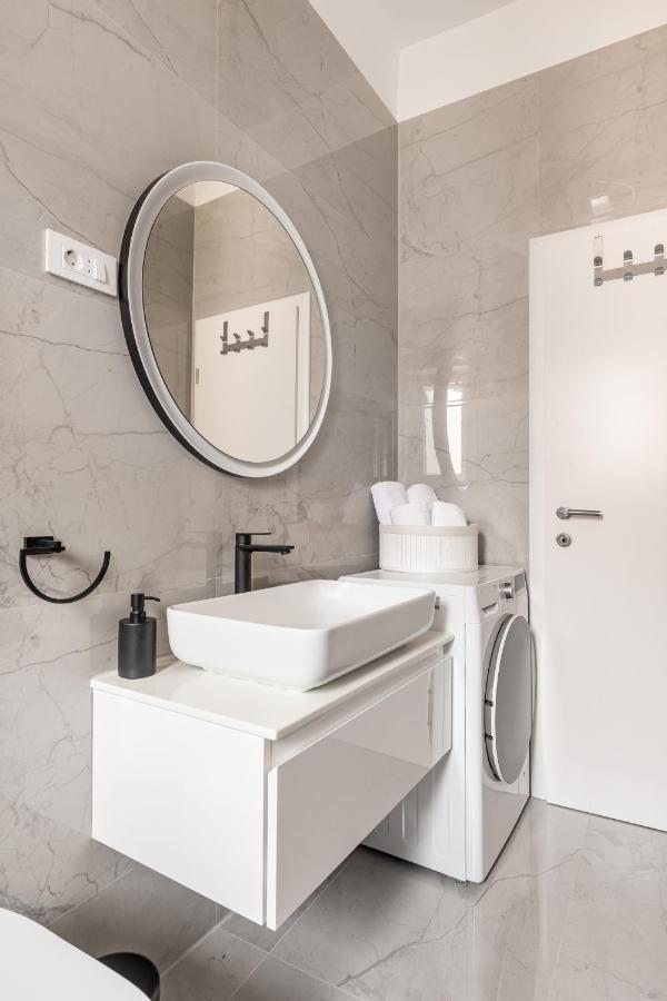 Studio Apartment Home Split Bagian luar foto