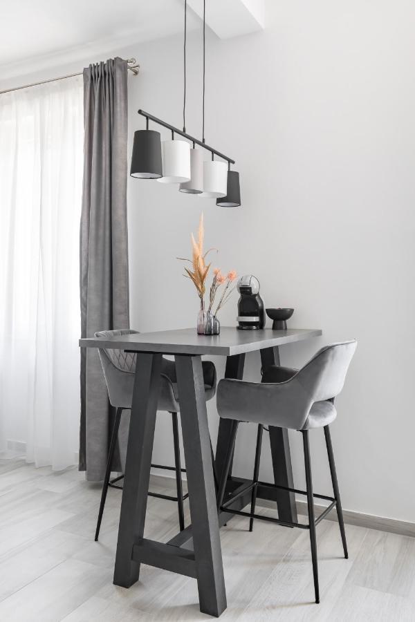 Studio Apartment Home Split Bagian luar foto