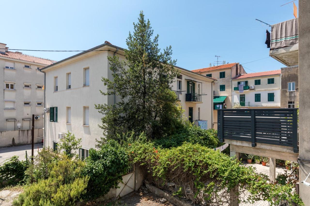 Studio Apartment Home Split Bagian luar foto