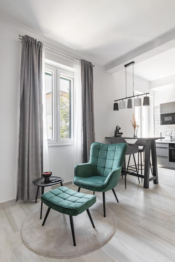 Studio Apartment Home Split Bagian luar foto