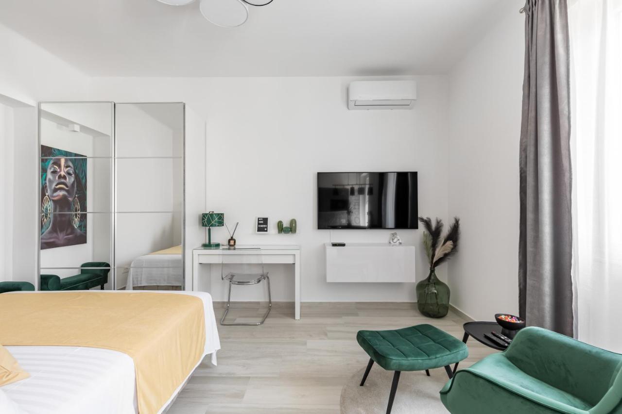 Studio Apartment Home Split Bagian luar foto